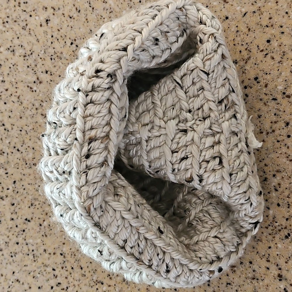 Hand Knit Yarn Crochet Winter Hat with Ponytail Hole - Picture 6 of 8